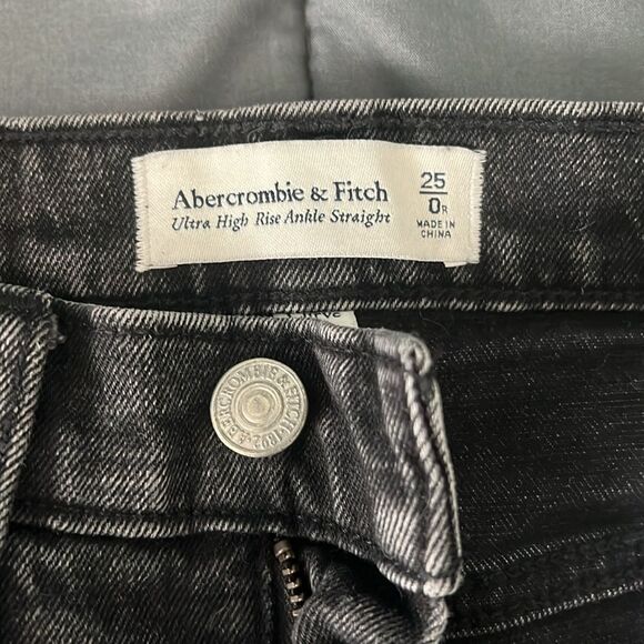 Abercrombie & Fitch High Rise Ankle Straight Size 25R - Picture 3 of 11